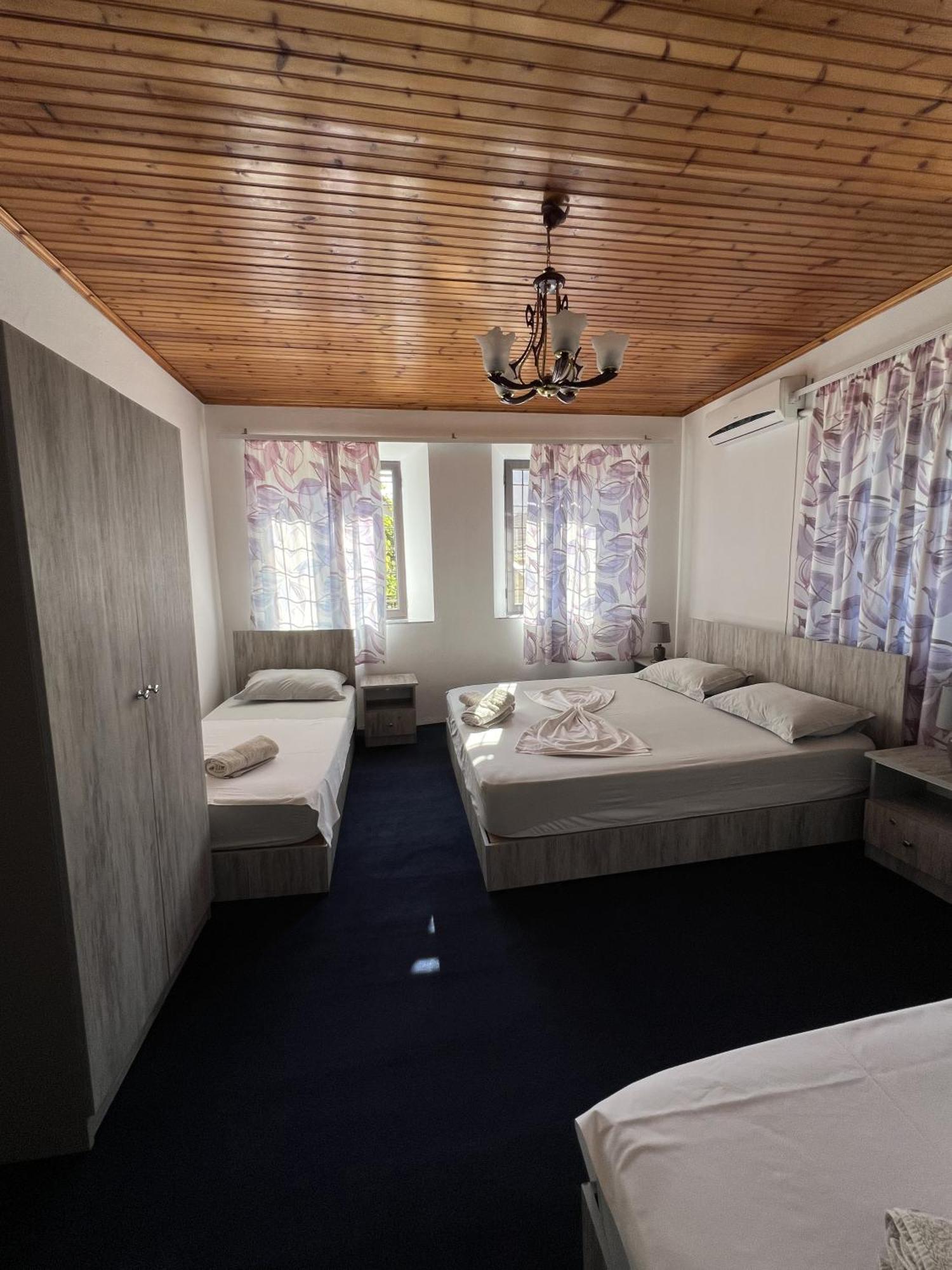 Onetwosleep Guesthouse Shkodra Kültér fotó