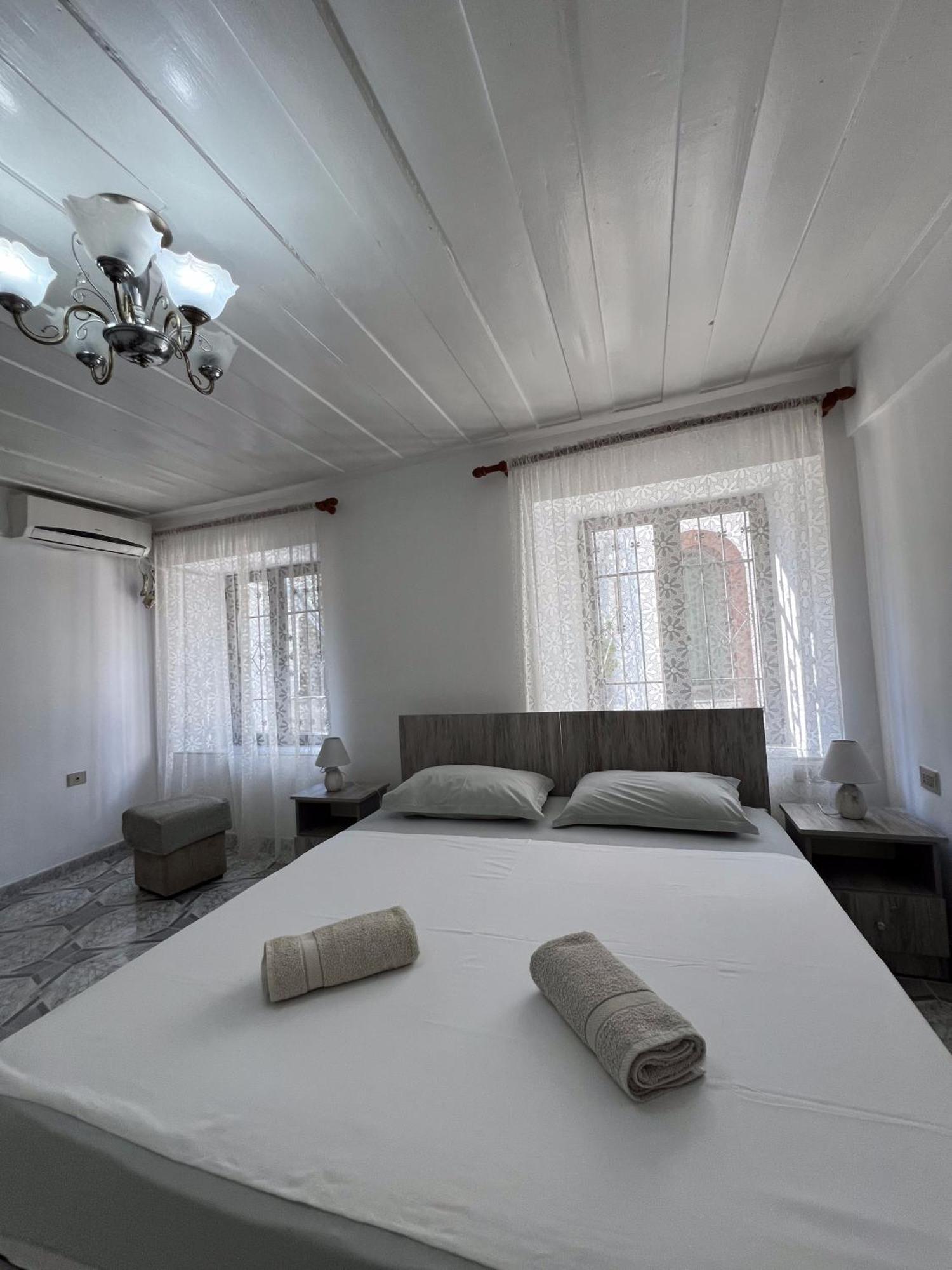 Onetwosleep Guesthouse Shkodra Kültér fotó