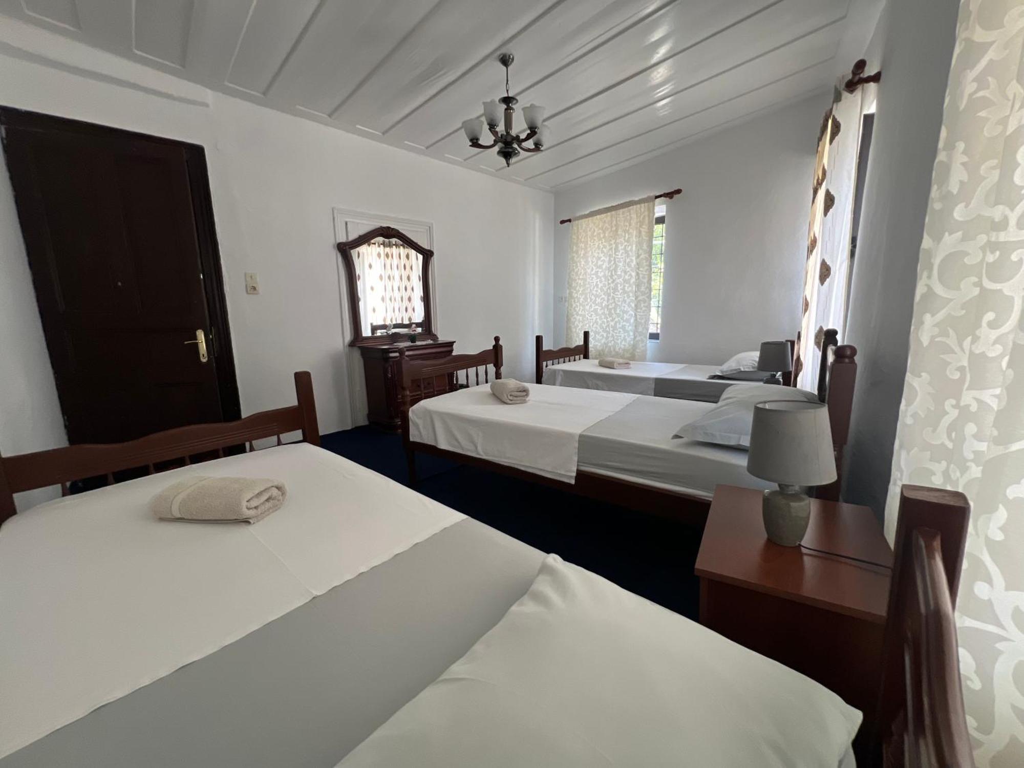 Onetwosleep Guesthouse Shkodra Kültér fotó